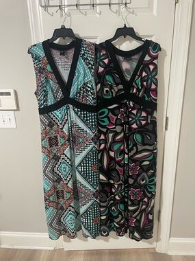 Pair of Sleeveless V-Neck Printed Maxi Dresses - Teal & Black 14 w en focus